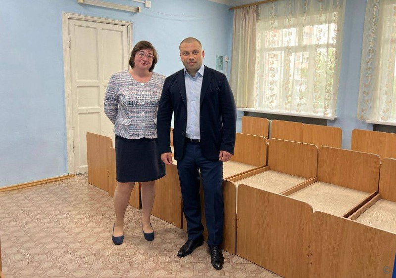 Депутат Барнаульской городской Думы Павел Кравченко подарил детскому саду №75 новые кровати