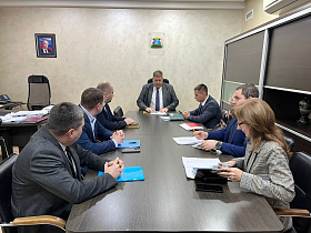 Очистка дворовых территорий от снега и наледи на контроле в администрации города