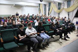 Барнаульским студентам вновь рассказали о профилактике экстремизма и скулшутинга 