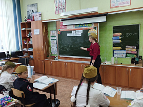 «Урок в солдатской пилотке» провели в барнаульской школе