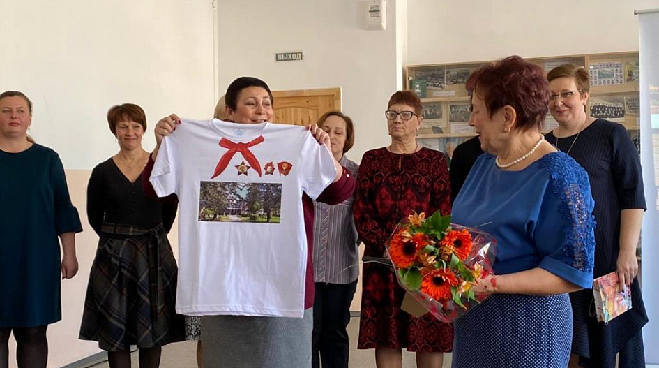 заслуженный учитель ульяновска ефремова. козловская людмила всеволодовна заслуженный учитель рф. заслуженный учитель россии галина анатольевна. спб шулакова заслуженный учитель. заслуженный учитель.