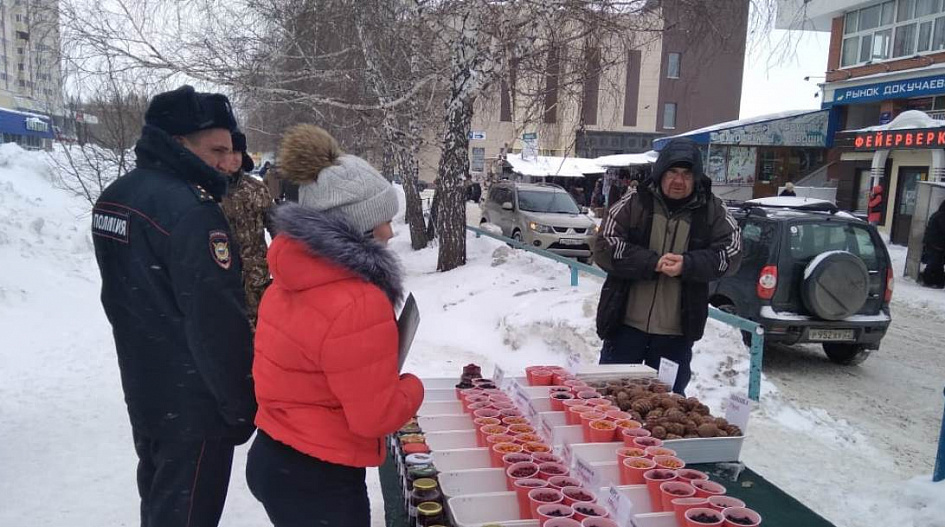 В Барнауле провели рейд по несанкционированной торговле в районе «Докучаево» | Регионы | Селдон Новости