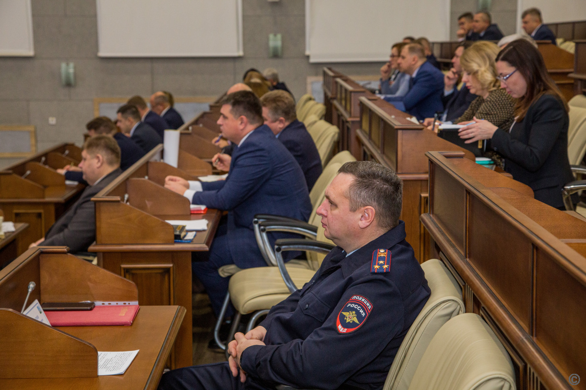 В администрации города прошло еженедельное аппаратное совещание БАРНАУЛ ::  Официальный сайт города