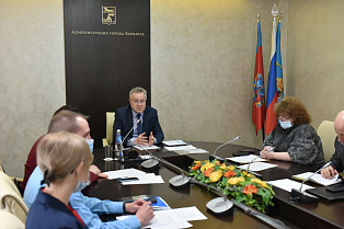 В администрации Барнаула обсудили вопросы организации летнего отдыха и занятости детей