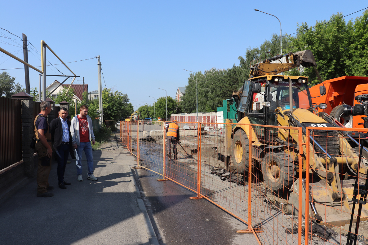 На улице Папанинцев приступили к демонтажу участка тепловой сети БАРНАУЛ ::  Официальный сайт города