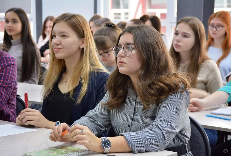 Школьников приглашают на бесплатную консультацию к ЕГЭ по русскому языку