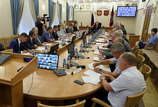 Виктор Томенко провел заседание краевой комиссии по обеспечению безопасности дорожного движения