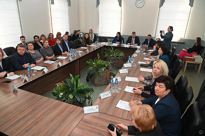 Состоялось очередное заседание городской трехсторонней комиссии по регулированию социально-трудовых отношений