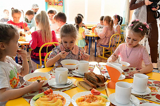 В детских садах Барнаула проверяют организацию питания малышей