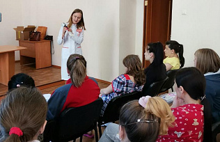 В барнаульском роддоме будущим мамам рассказали о вреде курения