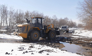 На территории Барнаула продолжаются работы по пропуску талых вод