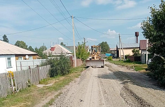 В Барнауле приступили к ремонту сельских дорог и дорог частного сектора