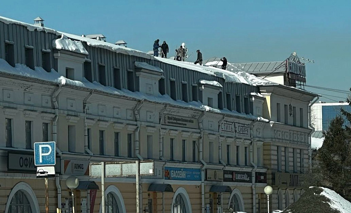Предприятия района проводят работы по очистке прилегающих территорий