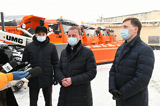Технический парк дорожной службы Барнаула пополнился на 21 единицу новой техники
