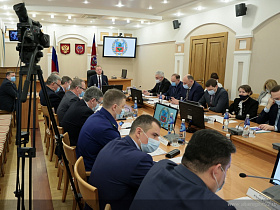 По поручению Губернатора Виктора Томенко приняты дополнительные меры по привлечению кадров в медицинские учреждения региона