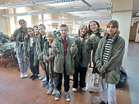 Школьники Барнаула посетили с экскурсией швейную фабрику и ателье