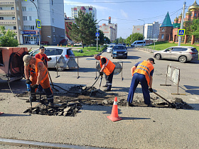 В Барнауле МБУ «Автодорстрой» продолжает ремонт дорог 