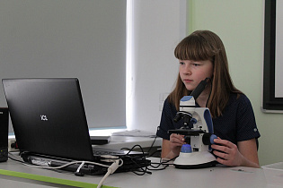 В пригородных школах Барнаула работают центры допобразования «Точка роста»