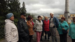 Ветераны Ленинского района накануне Дня города побывали на исторической прогулке по Барнаулу 