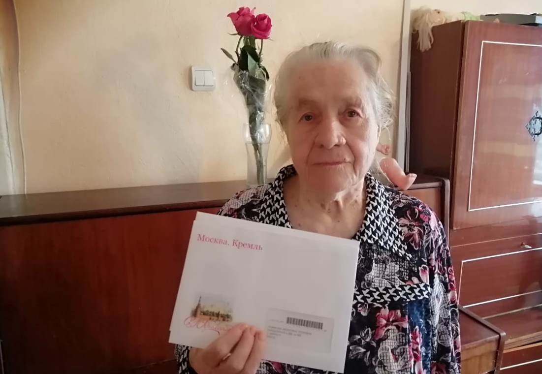 90-летний юбилей празднует труженица тыла Валентина Егоровна Новикова  БАРНАУЛ :: Официальный сайт города