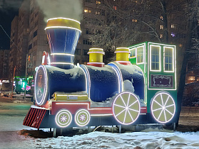 Новогодняя сказка в Железнодорожном районе: Барнаул сияет огнями