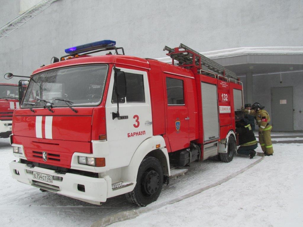 Во Дворце культуры города Барнаула спасатели и сотрудники отработали  действия при пожаре БАРНАУЛ :: Официальный сайт города