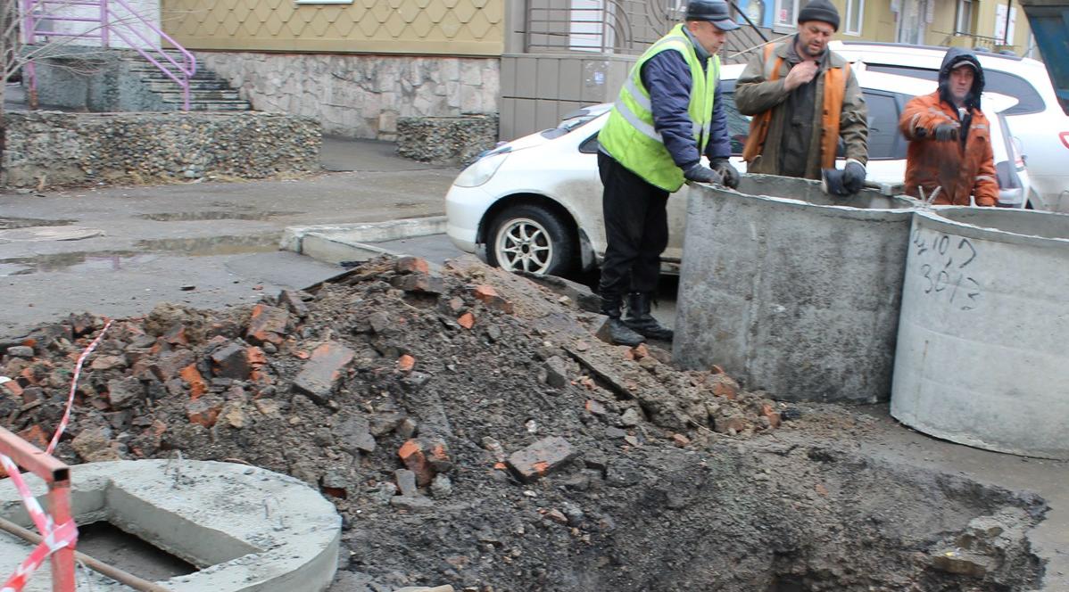 Канализации барнаул. Поток Барнаул. Ливневая канализация Барнаул. Поток Барнаул криминал. Ливневка в Барнауле.