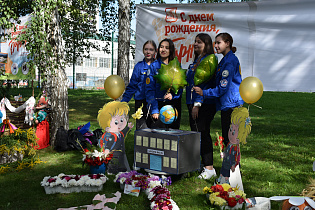 Выставка цветов и гастрономический фестиваль проходят в парке спорта А.Смертина в Индустриальном районе 