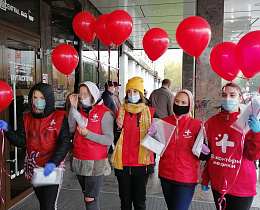 Барнаульские волонтеры-медики стали участниками флешмоба, посвященного Всемирному дню сердца