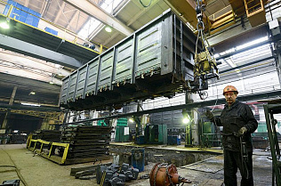 До конца года Барнаульскому вагоноремонтному заводу предстоит изготовить 500 вагонов-хопперов для перевозки зерна