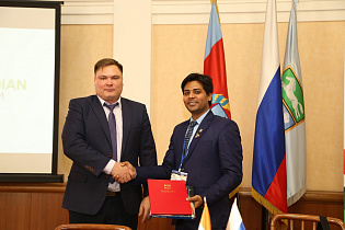 В администрации Барнаула прошла встреча с участниками Российско-Индийского молодежного форума