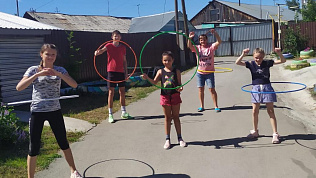 На средства гранта администрации Барнаула ТОС микрорайона «Мирный» проводит бесплатные тренировки для детей