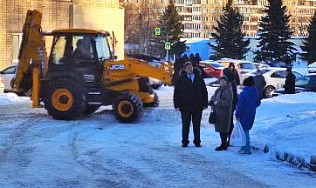 Работу  управляющих организаций по ликвидации последствий непогоды проверил глава администрации района Сергей Татьянин