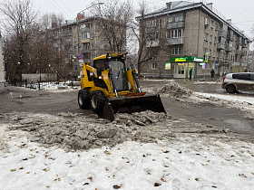 Дорожная служба проводит очистку улично-дорожной сети 