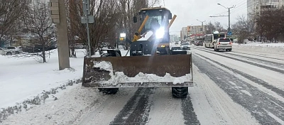 МБУ «Автодорстрой» продолжает работы по очистке улично-дорожной сети города после мощного снегопада