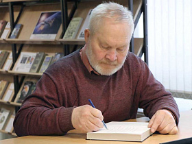 В Барнауле состоится литературная встреча с писателем Михаилом Щукиным