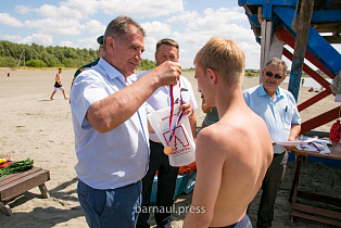 Урок безопасности на водоемах провели для подростков в Барнауле