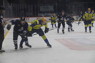 Хоккеисты «Динамо-Алтай» дома сыграют с «Кристаллом»