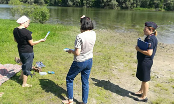 В Барнауле продолжается проведение мероприятий по безопасности на воде и профилактические противопожарные рейды