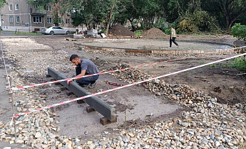 В Барнауле приступили к благоустройству сквера по улице Антона Петрова, 200