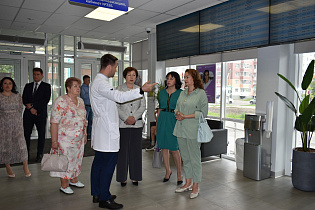 Депутаты Барнаульской гордумы провели выездное заседание профильной комиссии в городской поликлинике №14