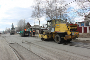 Ремонт дорог горячим асфальтом начали в Барнауле