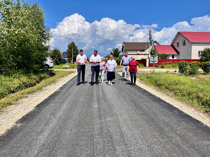 В барнаульском селе Власиха завершено асфальтирование дороги в рамках краевой программы поддержки местных инициатив