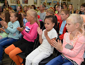 «Соберем детей в школу»: Совет женщин при главе города Барнаула провел благотворительную акцию