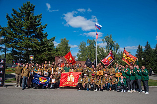 Отряд «Лидер» завоевал знамя лучшего отряда молодежной студенческой стройки «Барнаул-2022»
