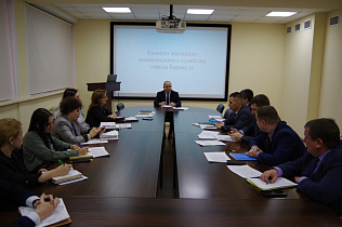 В администрации города обсудили уборку снега и наледи во дворах 