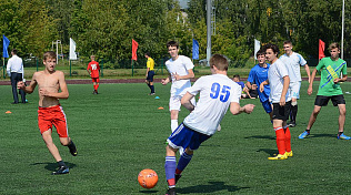 В Барнауле в 2022 году начнется реализация проекта «Футбол в школе» 