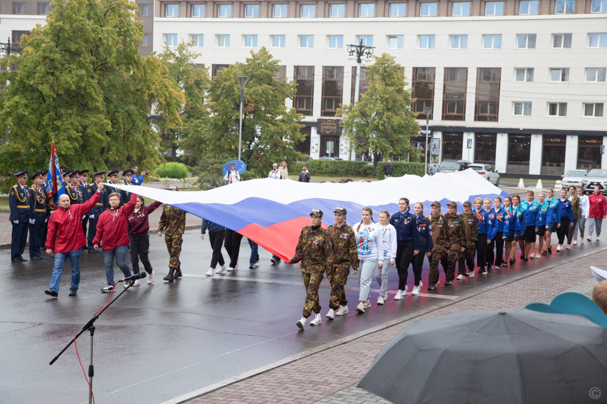 В Барнауле проходят торжественные мероприятия, посвященные Дню  Государственного флага Российской Федерации БАРНАУЛ :: Официальный сайт  города