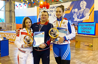 Барнаульские тяжелоатлетки стали победительницами всероссийского турнира
