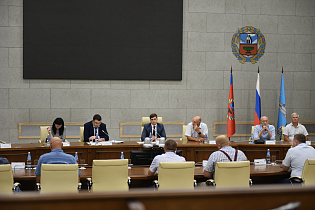 В администрации города прошло совещание с представителями строительного сообщества Алтайского края